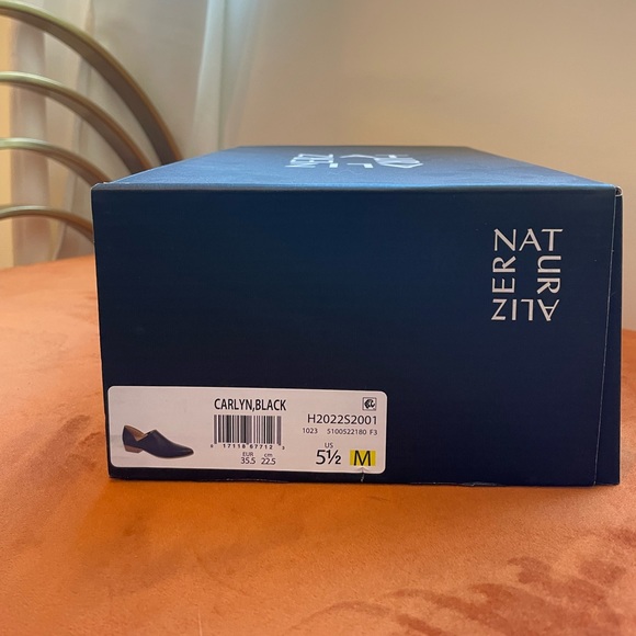 Naturalizer carlyn booties NWT - Picture 3 of 3